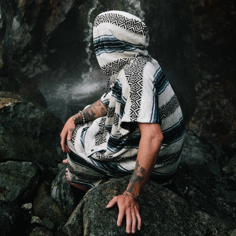 Load image into Gallery viewer, Slowtide Oso Hooded Changing Poncho 11