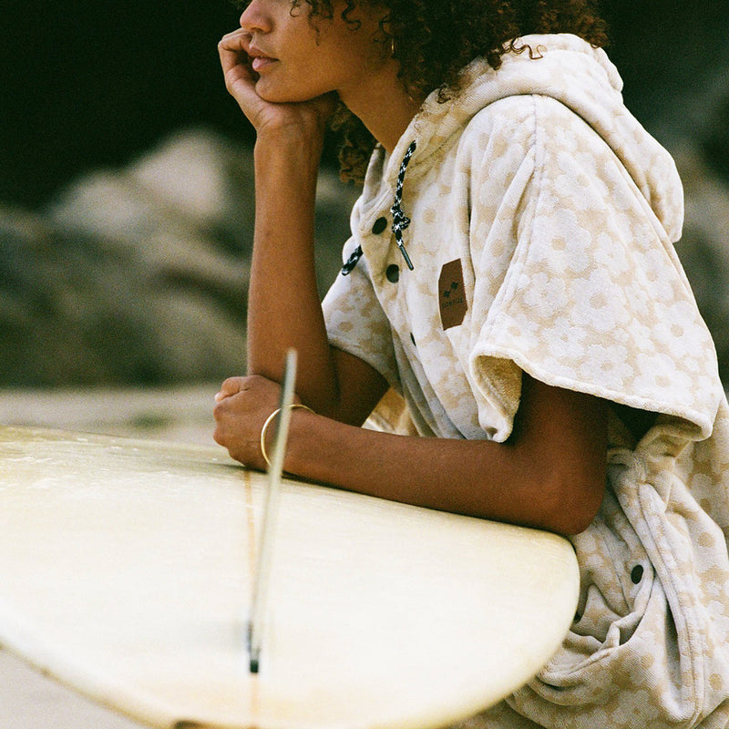 Load image into Gallery viewer, Slowtide Ginny Hooded Changing Poncho