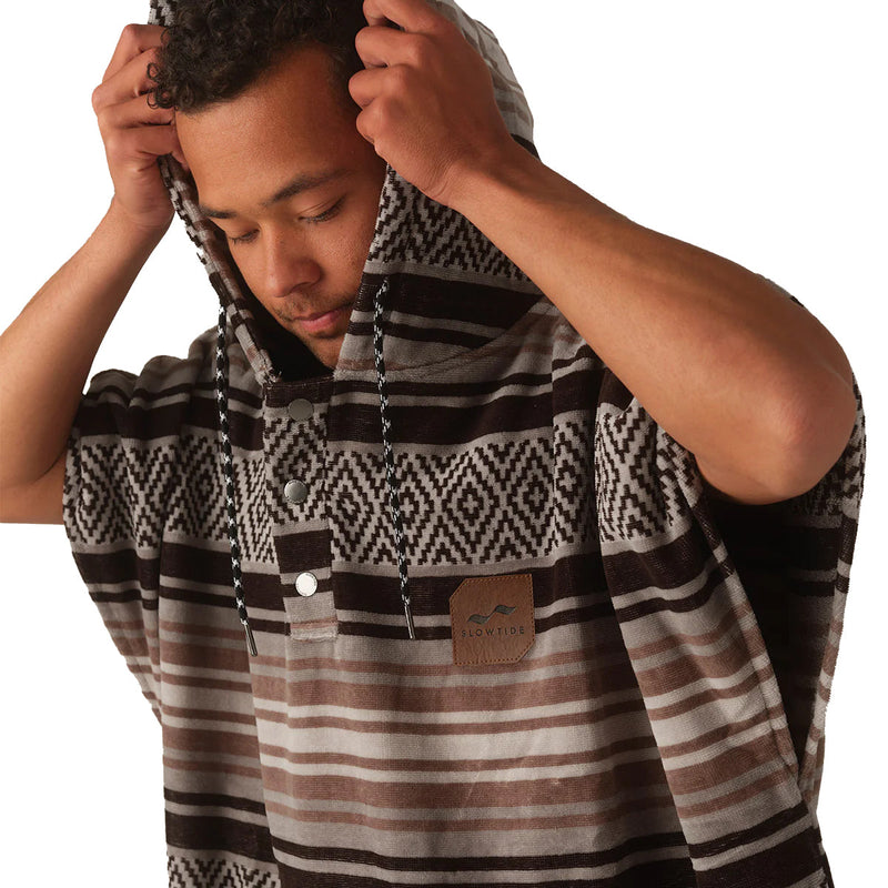 Load image into Gallery viewer, Slowtide Oso Courtyard Hooded Changing Poncho