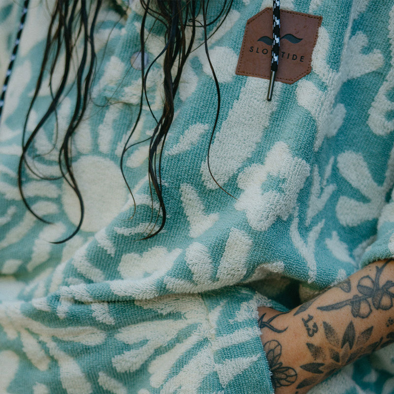 Load image into Gallery viewer, Slowtide Sunny Hooded Changing Poncho 4