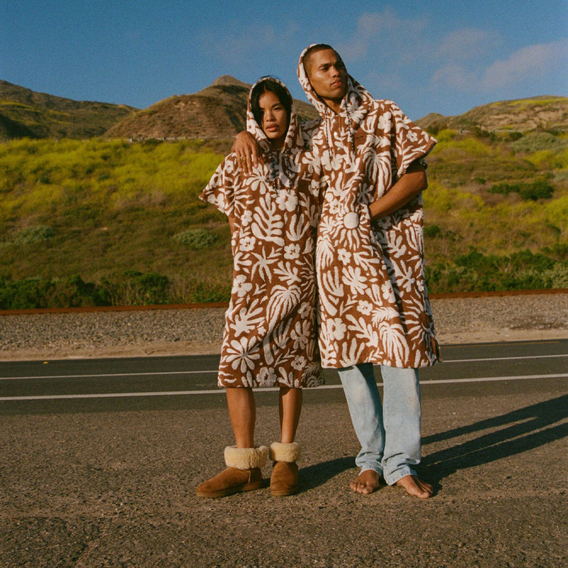 Load image into Gallery viewer, Slowtide Sunny Hooded Changing Poncho 16