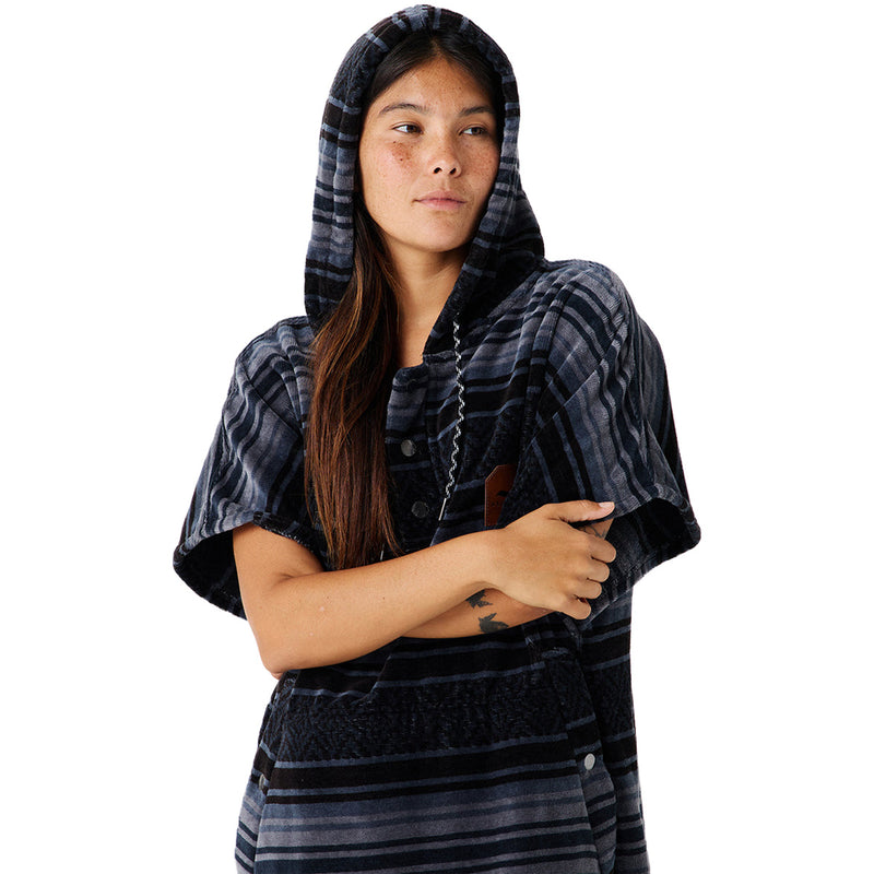 Load image into Gallery viewer, Slowtide Oso Hooded Changing Poncho 2