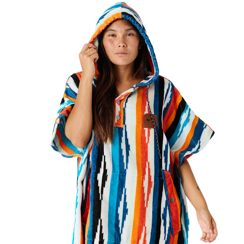 Load image into Gallery viewer, Slowtide Duvall Hooded Changing Poncho
