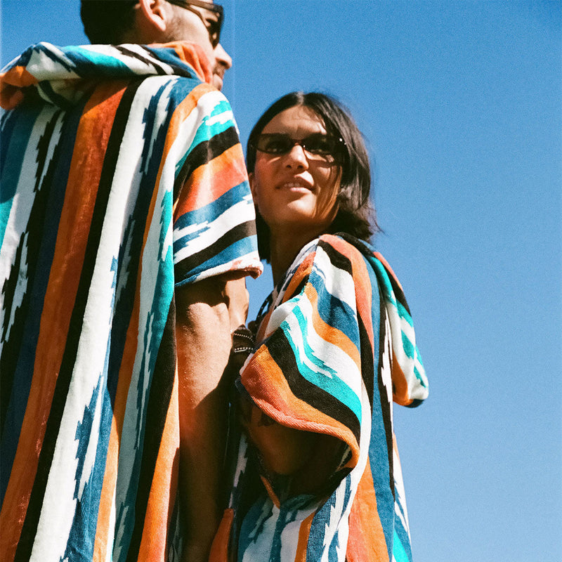 Load image into Gallery viewer, Slowtide Duvall Hooded Changing Poncho