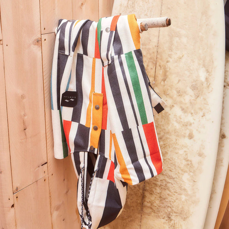 Load image into Gallery viewer, Slowtide Harper Performance Quick-Dry Hooded Changing Poncho 3