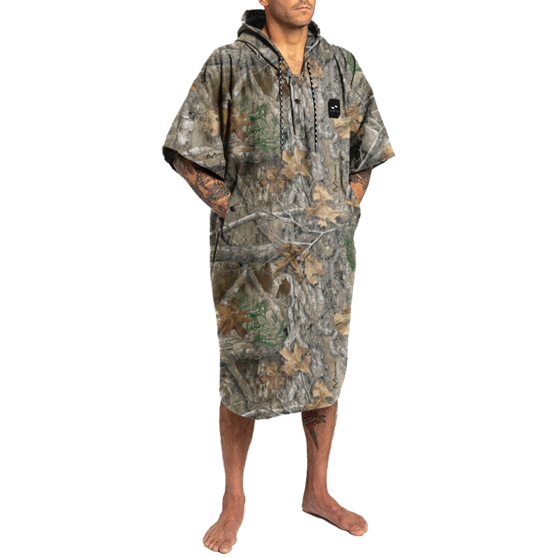 Load image into Gallery viewer, Slowtide Realtree Quick-Dry Hooded Changing Poncho