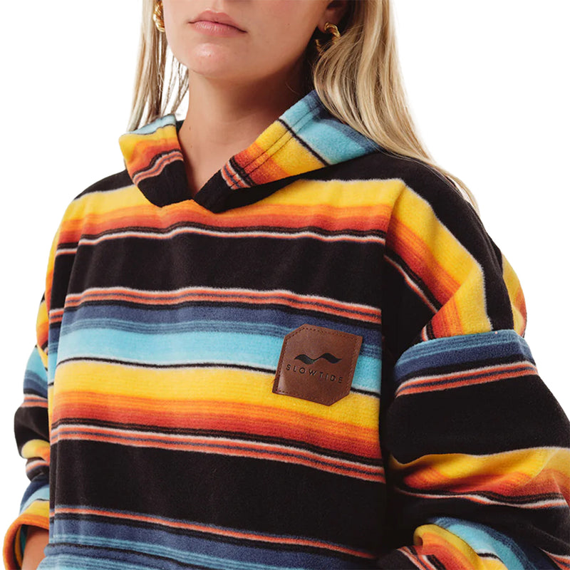 Load image into Gallery viewer, Slowtide El Cap Chilling Fleece Hooded Changing Poncho