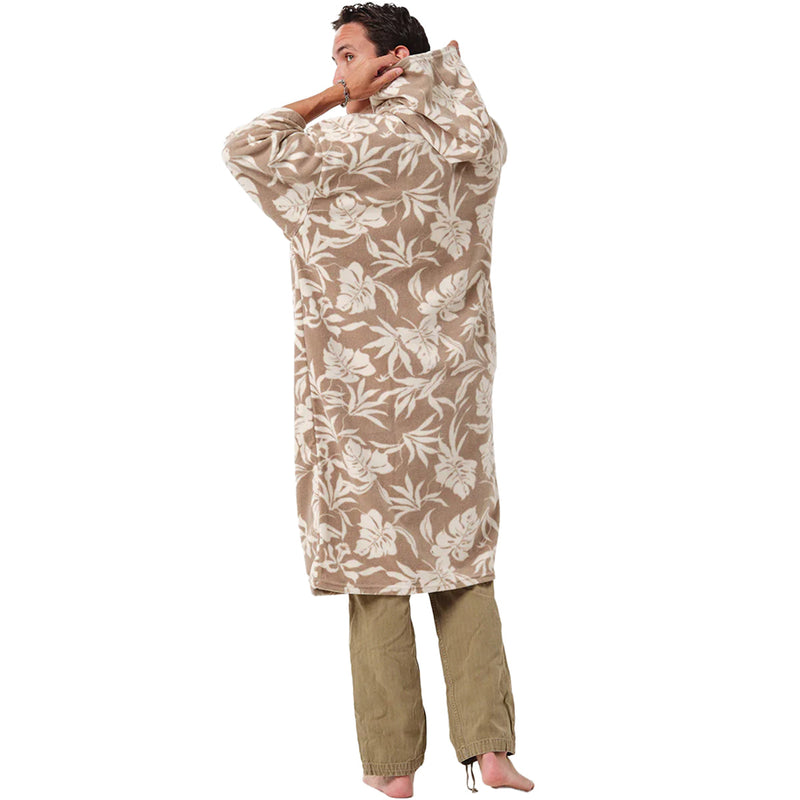 Load image into Gallery viewer, Slowtide Hauke Chilling Fleece Hooded Changing Poncho