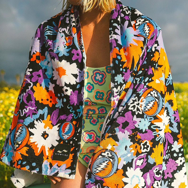 Load image into Gallery viewer, Slowtide Dead Flowers Beach Towel