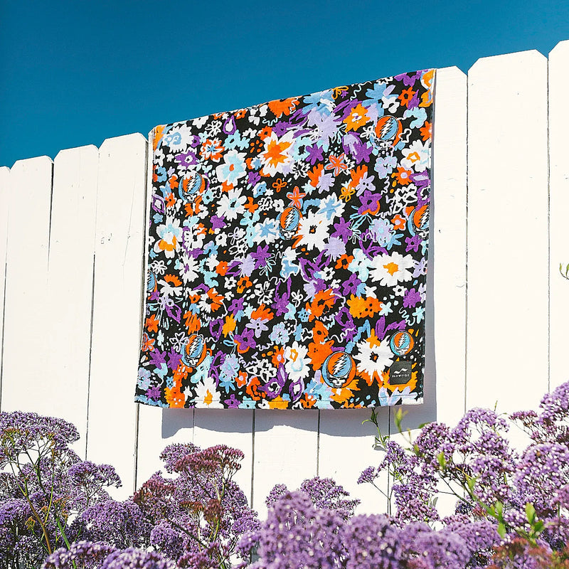 Load image into Gallery viewer, Slowtide Dead Flowers Beach Towel