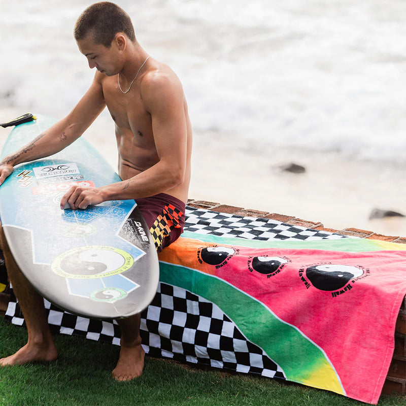 Load image into Gallery viewer, Slowtide Town & Country Beach Towel