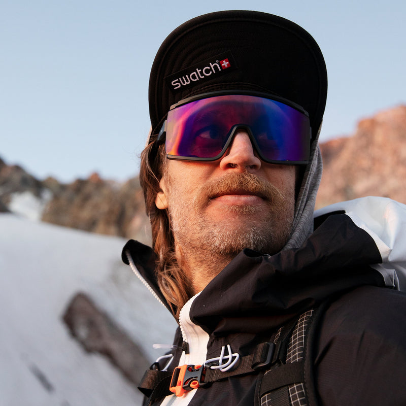 Load image into Gallery viewer, Smith Pursuit Sunglasses - Matte Black/ChromaPop Glacier Photochromic Copper Blue Mirror