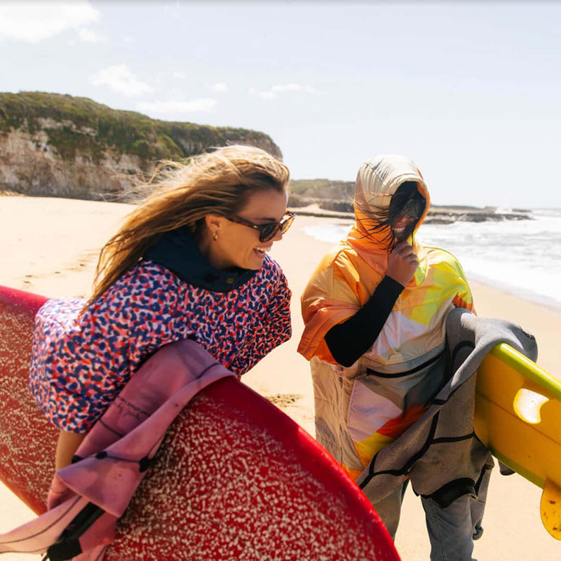 Load image into Gallery viewer, Voited Outdoor 2nd Edition Hooded Changing Poncho