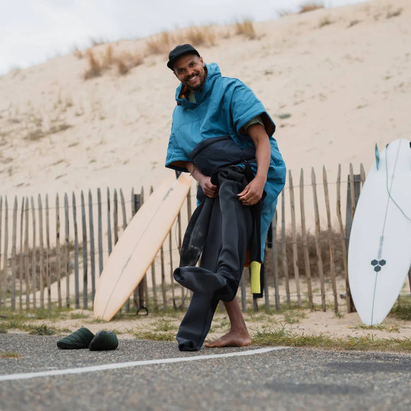 Load image into Gallery viewer, Voited Outdoor 2nd Edition Hooded Changing Poncho