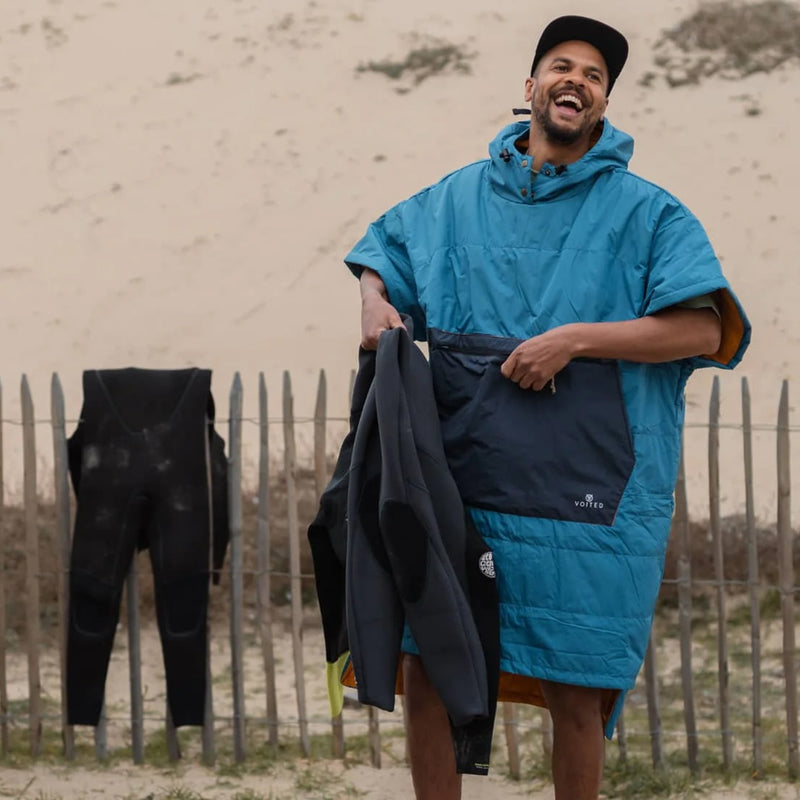 Load image into Gallery viewer, Voited Outdoor 2nd Edition Hooded Changing Poncho