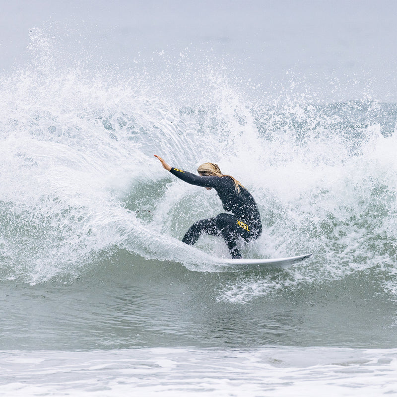 Load image into Gallery viewer, Xcel Women's Comp X 3/2 Chest-Zip Wetsuit