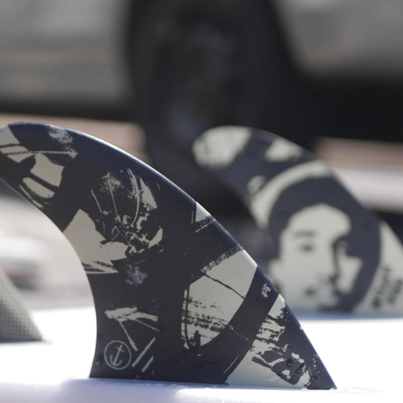 Load image into Gallery viewer, Captain Fin Co. Mikey February Futures Compatible Tri Fin Set