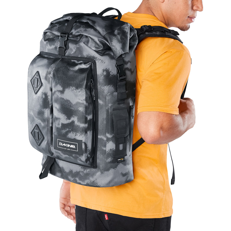 Load image into Gallery viewer, Dakine Cyclone II Dry Surf Pack Backpack - 36L