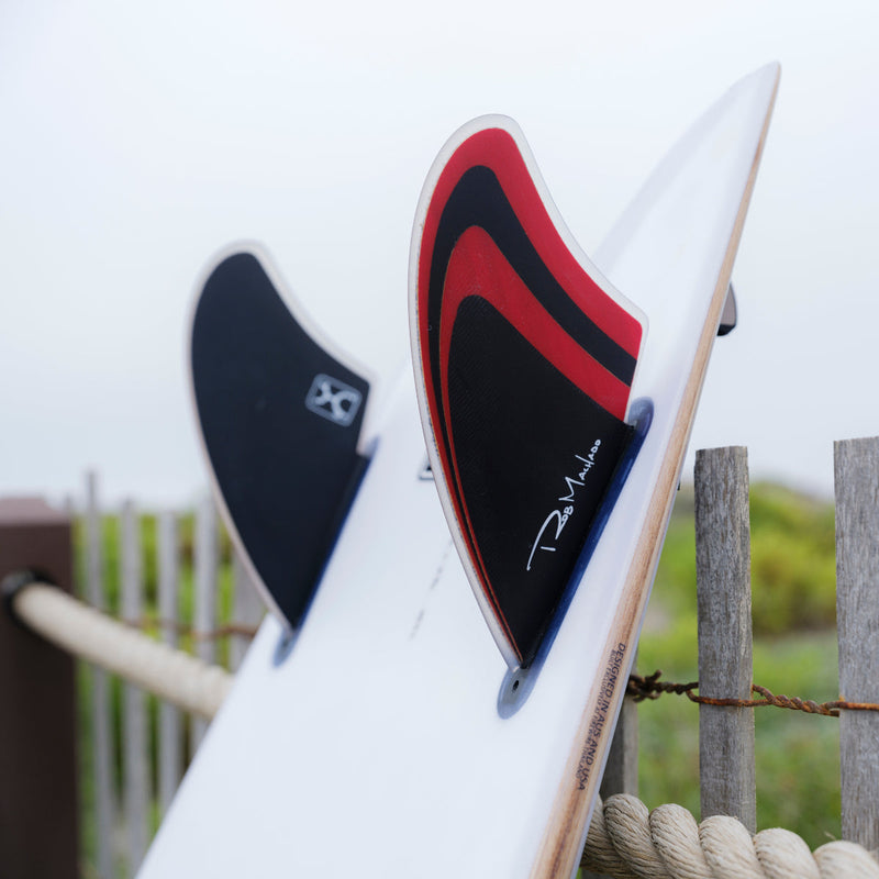 Load image into Gallery viewer, Firewire Machado Keel FCS II Compatible Twin Fin Set