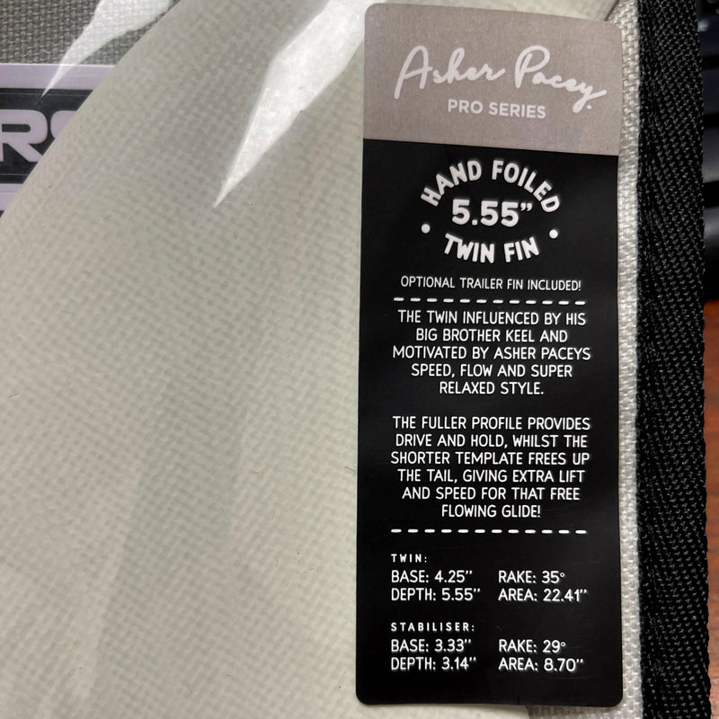 Load image into Gallery viewer, Shapers Asher Pacey FCS II Compatible Twin + 1 Fin Set - 5.55"