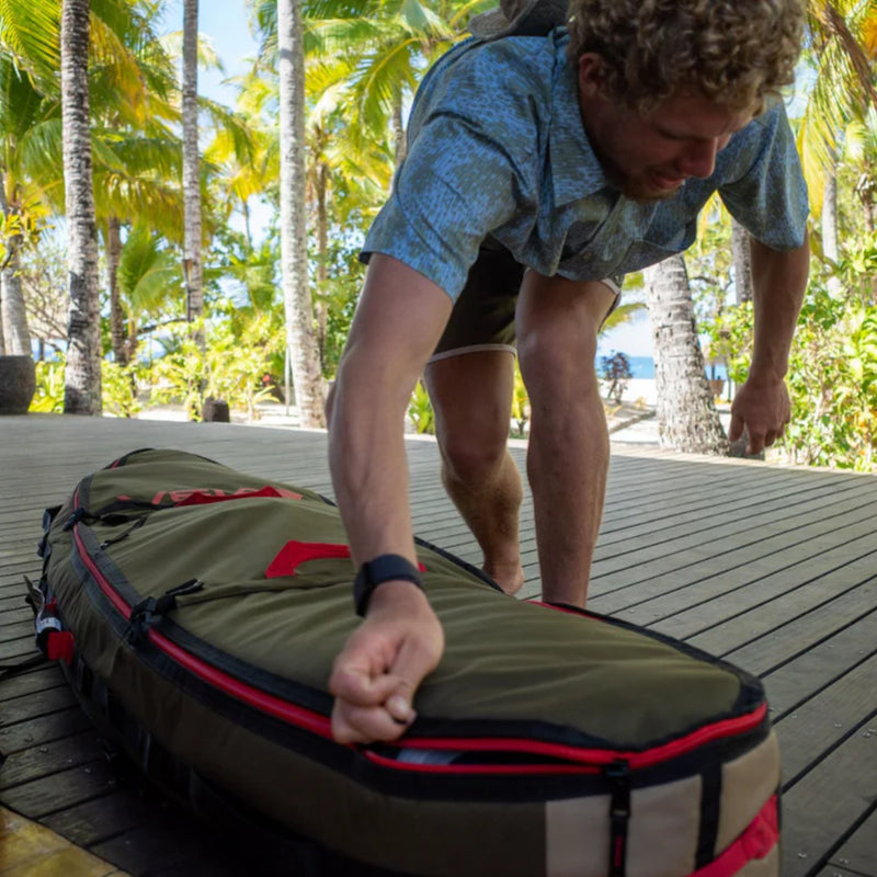 Load image into Gallery viewer, VEIA John John Florence 2-3 Convertible Travel Surfboard Bag