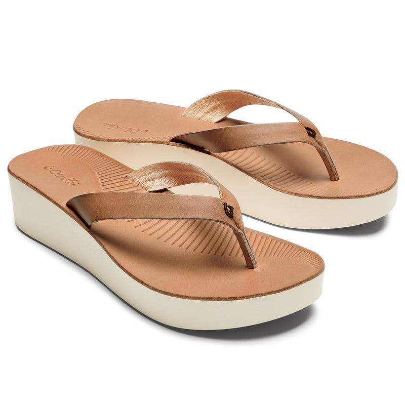Load image into Gallery viewer, OluKai Women&#39;s Ao Loa Leather Sandals - Golden Sand
