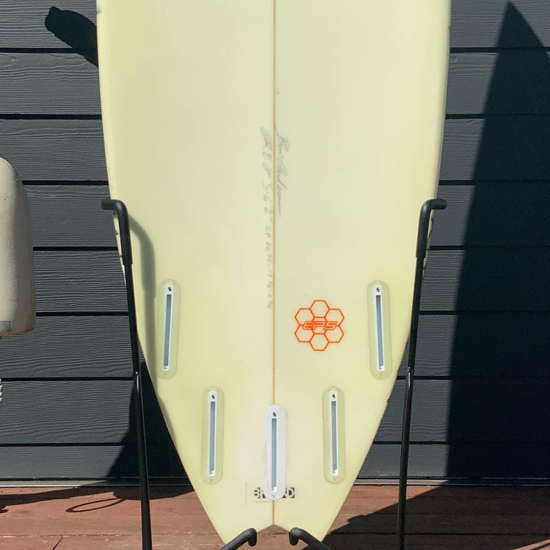 Load image into Gallery viewer, BRAND Custom 6&#39;2 x 20 ¾ x 2 ⅝ Surfboard • USED
