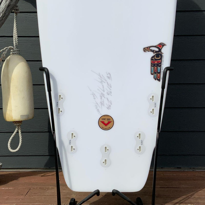 Load image into Gallery viewer, VON SOL Shortboard 5&#39;8 x 21 ⅞ x 2 ¾ Surfboard • USED
