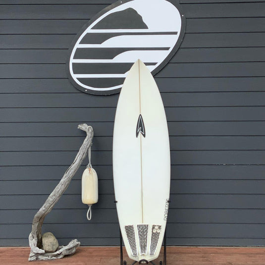 Roberts White Diamond 5'10 x 19 ¾ x 2 7/16 Surfboard • USED