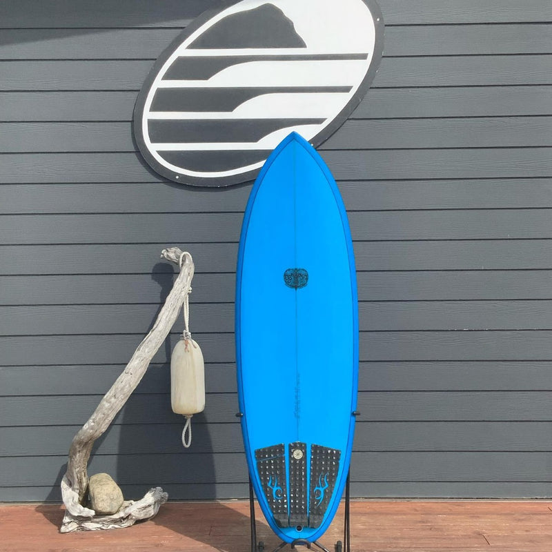Load image into Gallery viewer, North West Surf Design Sick Fish 5&#39;5 x 19 ⅜ x 2 ⅜ Surfboard • USED
