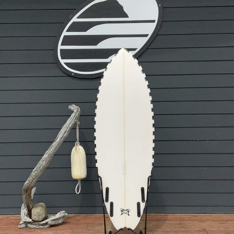 Load image into Gallery viewer, Bronson Stringer Fish 5&#39;9 x 22 x 2 ⅝ Surfboard • USED
