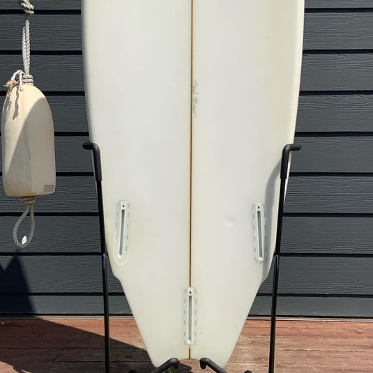 Sean Bailey Custom 6'0 × 19 ⅞ × 2 ¾ Surfboard • USED 3