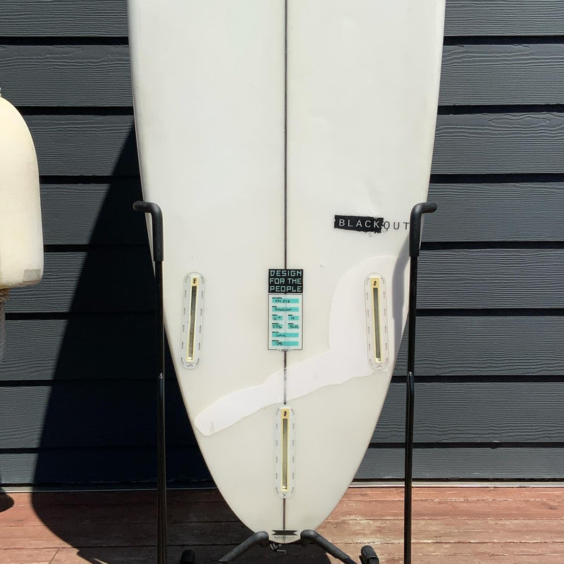 Load image into Gallery viewer, SUPERbrand Black Out 6'10 × 19 × 2 7/16 Surfboard • USED 3
