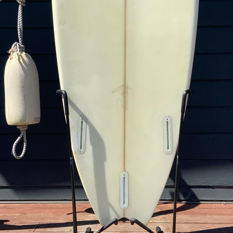 Load image into Gallery viewer, Russell Custom 7'2 × 22 × 3 Surfboard • USED 3

