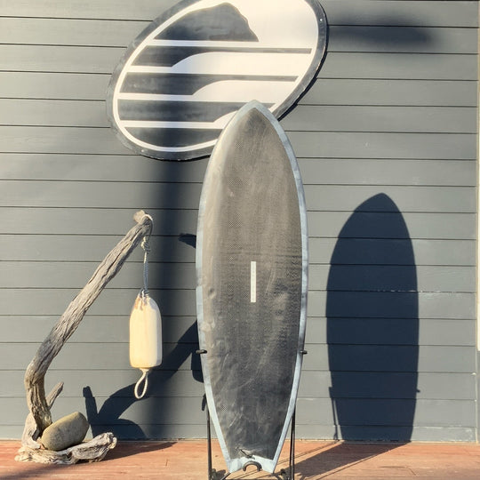 Pace Custom 5'7 × 20 ½ × 2 ½ Surfboard • USED