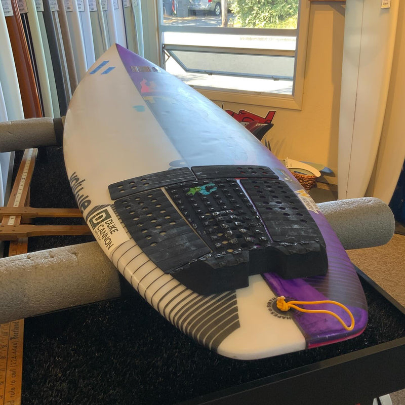 Load image into Gallery viewer, Smith Shapes Volume 6&#39;3 x 19 ⅜ x 2 ½ Surfboard • USED
