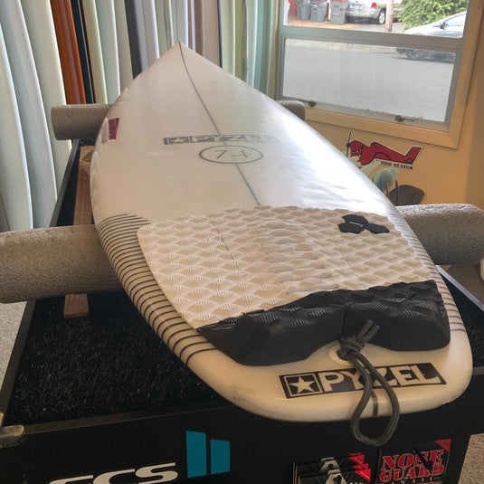 Pyzel '74 6'0 x 19 x 2 ⅜ Surfboard • USED