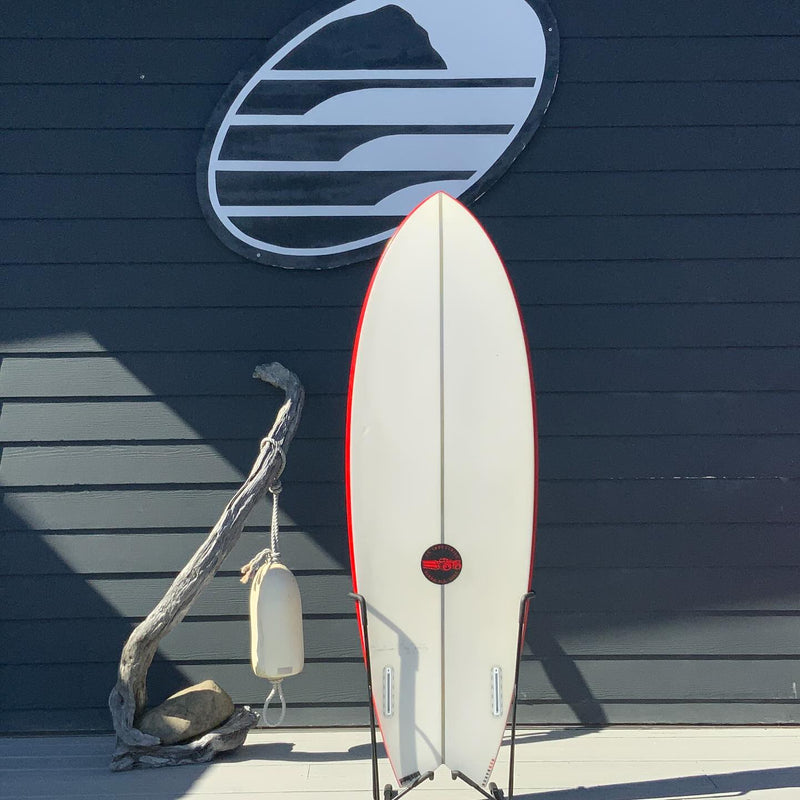 Load image into Gallery viewer, JS Industries Red Baron 5'6 × 21 × 2 ½ Surfboard • USED 2
