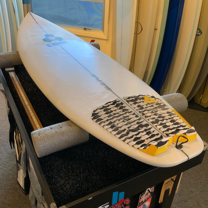 Load image into Gallery viewer, Channel Islands Happy Everyday 5'10 × 19 ¾ × 2 ½ Surfboard • USED 5

