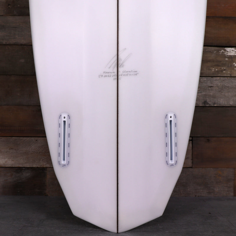 Load image into Gallery viewer, Album Surf Plasmic 5&#39;7 x 20 ⅝ x 2 9/16 Surfboard
