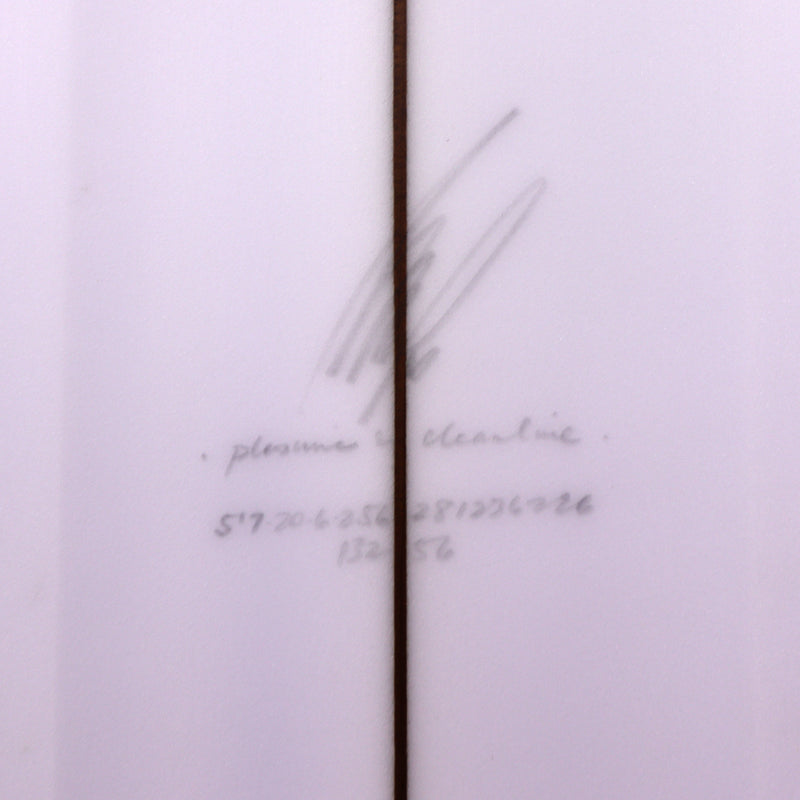 Load image into Gallery viewer, Album Surf Plasmic 5'7 × 20 ⅝ × 2 9/16 Surfboard
