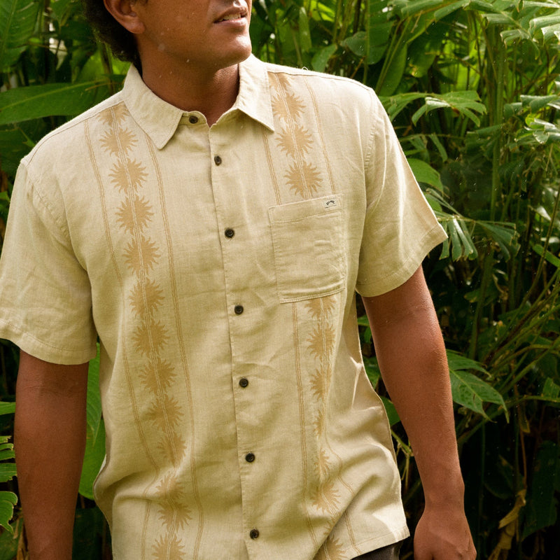 Load image into Gallery viewer, Billabong Cordoba Short Sleeve Button-Up Shirt
