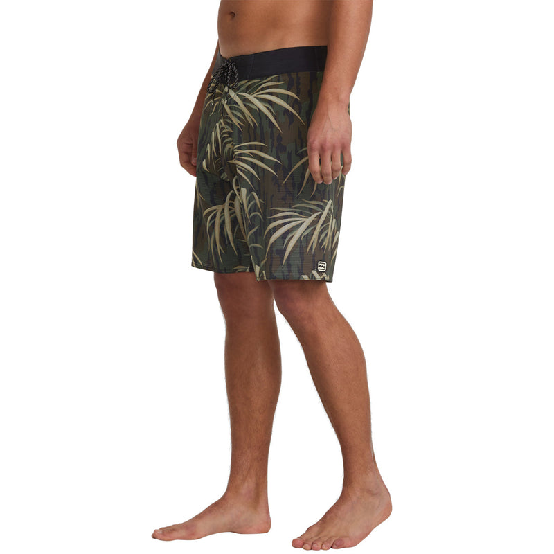 Load image into Gallery viewer, Billabong Formula Airlite 18.5" Boardshorts 4
