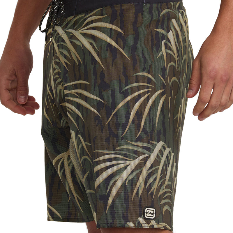 Load image into Gallery viewer, Billabong Formula Airlite 18.5" Boardshorts 7
