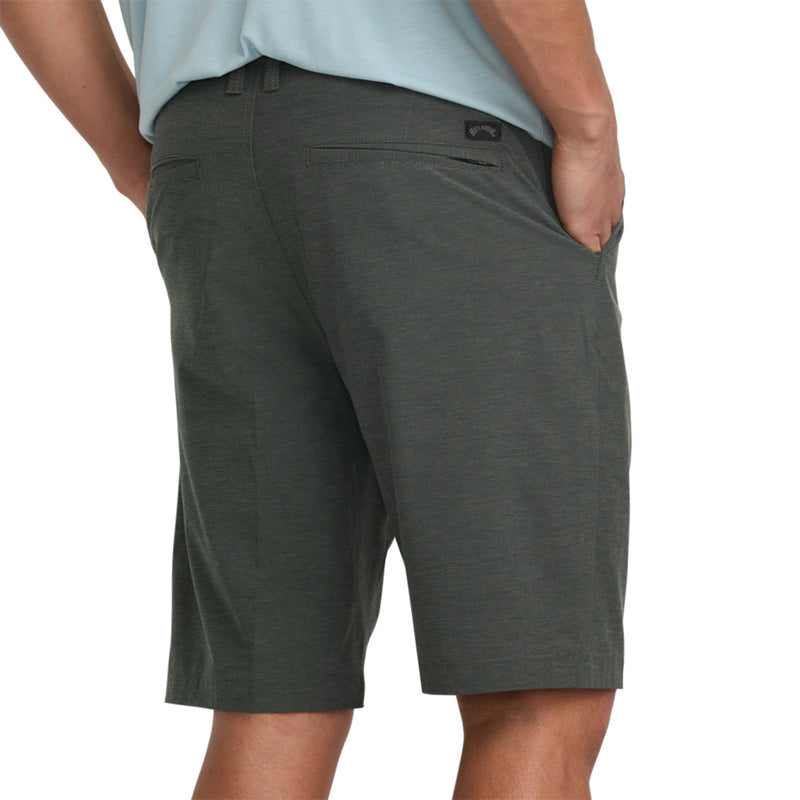 Load image into Gallery viewer, Billabong Crossfire Submersible Hybrid 21" Shorts - Asphalt
