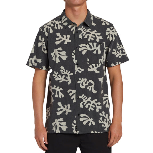 Billabong Coral Garden Surftrek Short Sleeve Button-Up Shirt 3