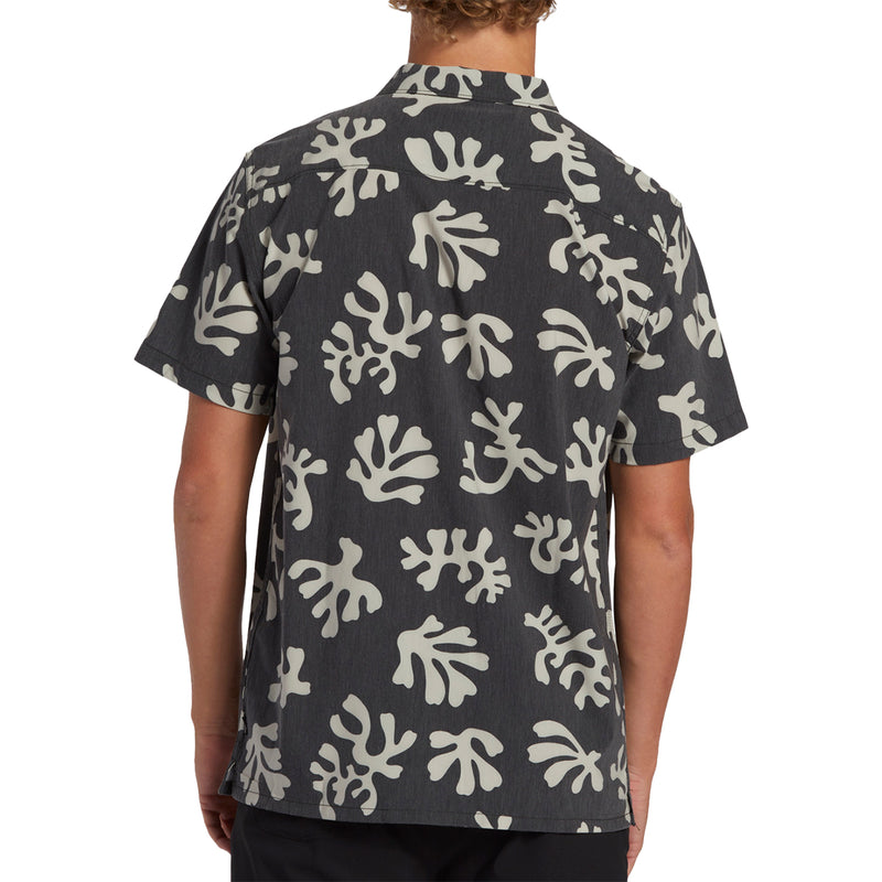 Load image into Gallery viewer, Billabong Coral Garden Surftrek Short Sleeve Button-Up Shirt 5
