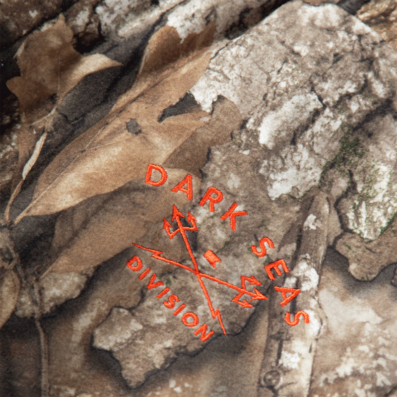 Load image into Gallery viewer, Dark Seas Chateau Realtree Fleece Sweatpant Pants 3
