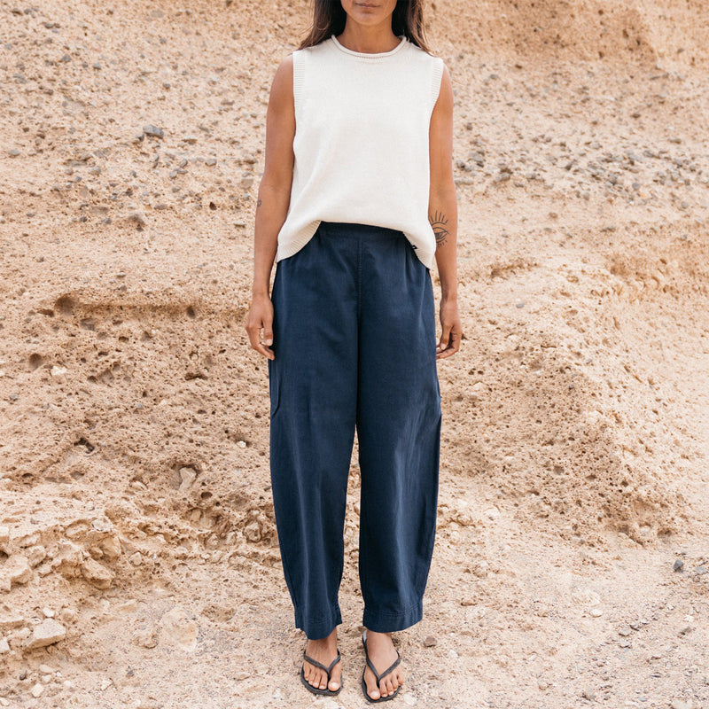 Load image into Gallery viewer, Finisterre Women's Morva Barrel Pants 5
