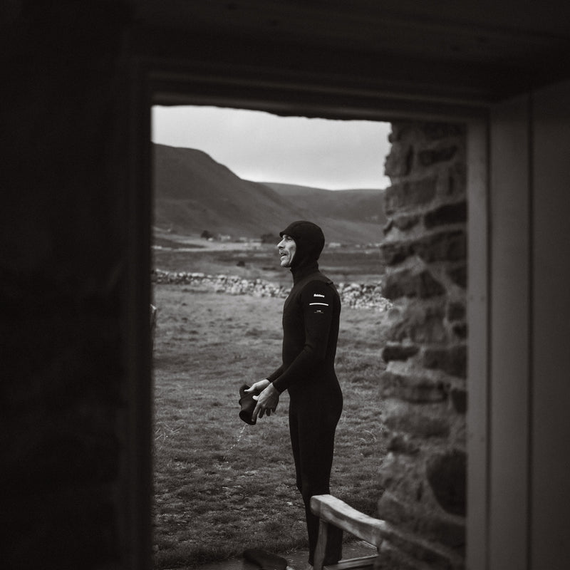 Load image into Gallery viewer, Finisterre Shearwater 4/3 Hooded U-Zip Wetsuit
